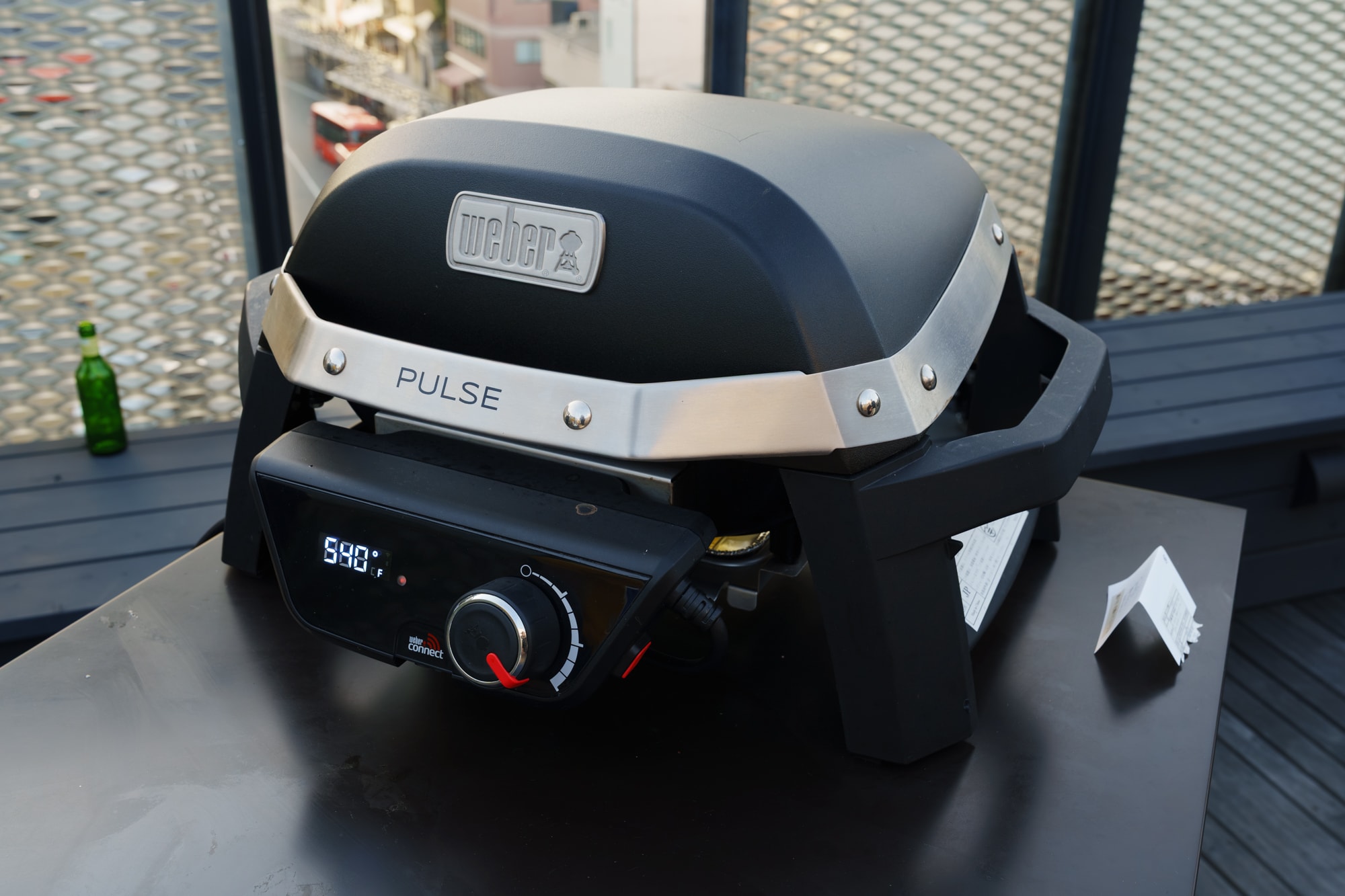 Weber Pulse 小型電気グリル